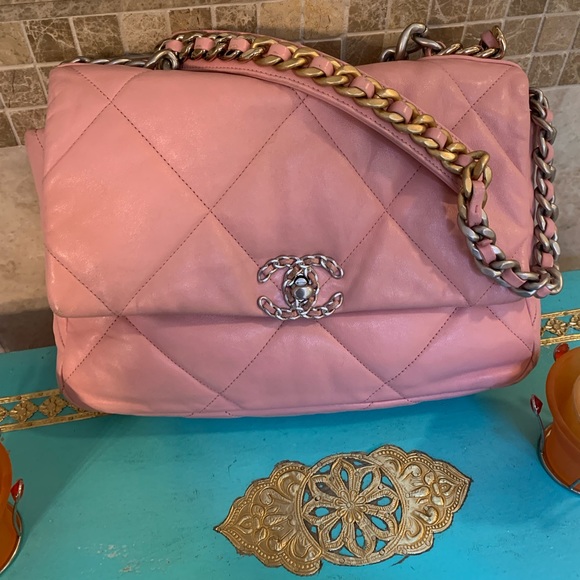 CHANEL Handbags - Chanel 19 bag